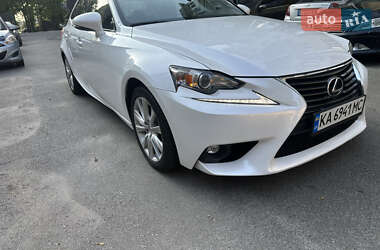 Седан Lexus IS 2015 в 