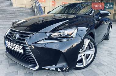 Седан Lexus IS 2017 в 