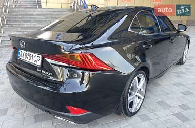 Седан Lexus IS 2017 в 