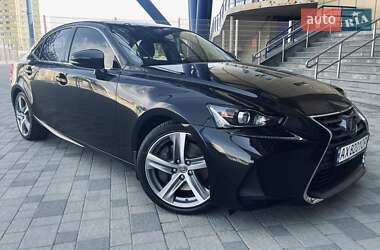 Седан Lexus IS 2017 в 