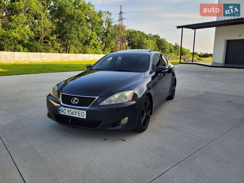 Седан Lexus IS 2010 в Луцке