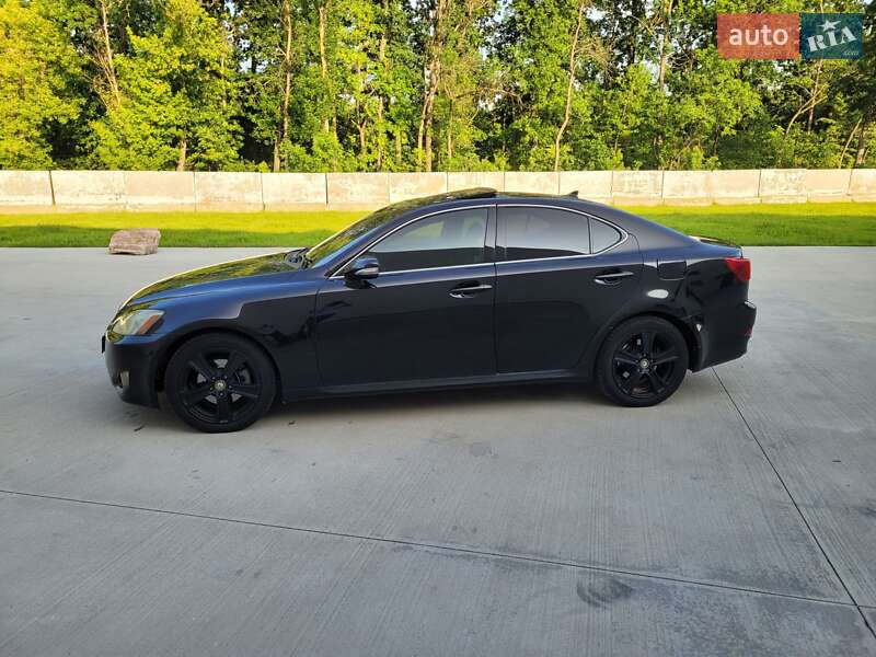 Седан Lexus IS 2010 в Луцке