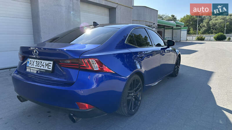 Седан Lexus IS 2016 в Ивано-Франковске
