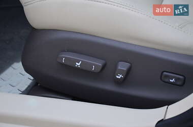 Седан Lexus IS 2010 в 