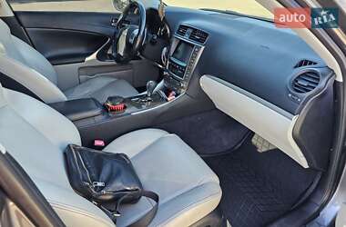Седан Lexus IS 2012 в 