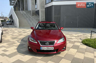Седан Lexus IS 2012 в 