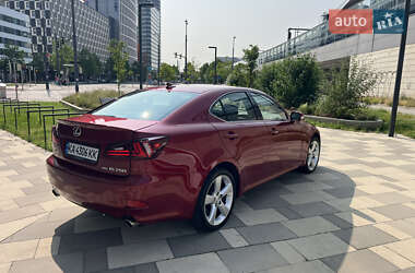 Седан Lexus IS 2012 в 
