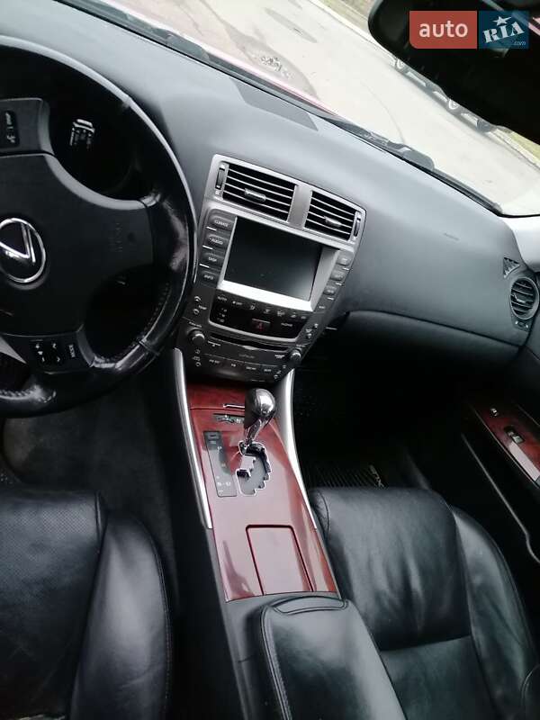 Седан Lexus IS 2008 в Ізмаїлі