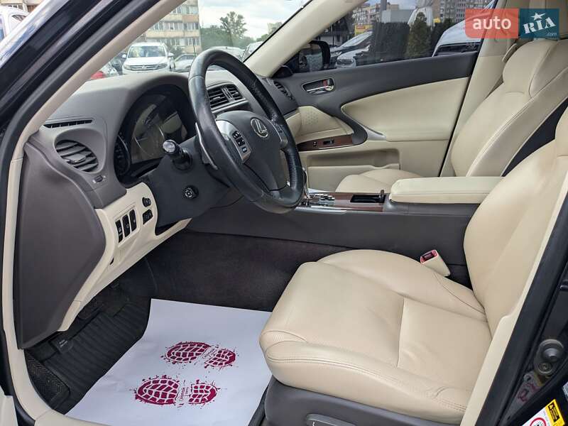 Седан Lexus IS 2011 в Києві