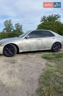 Седан Lexus IS 1999 в 