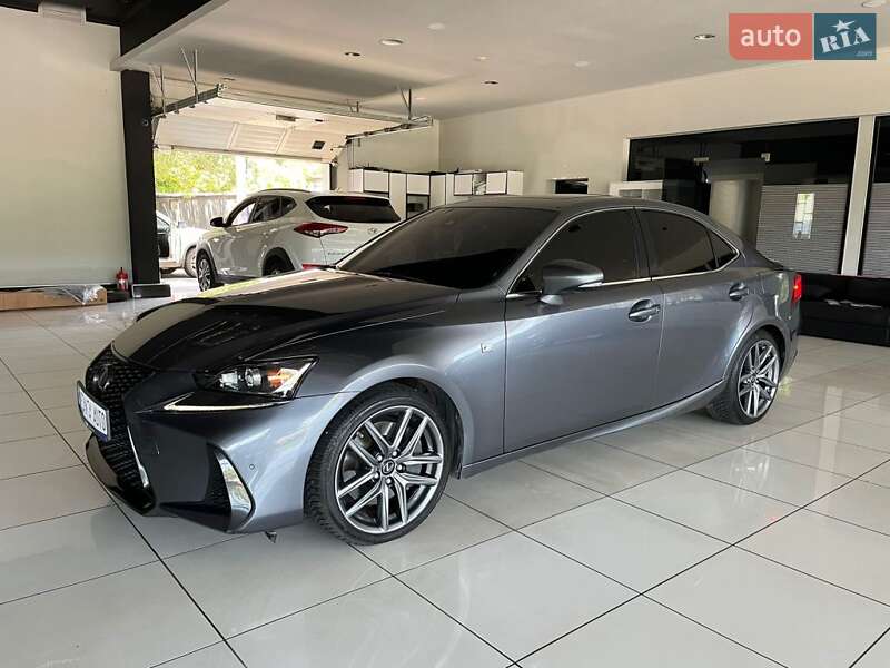 Lexus IS 2017