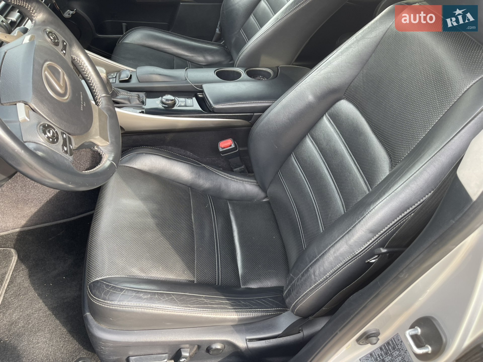 2014 Lexus IS - мініатюра 18