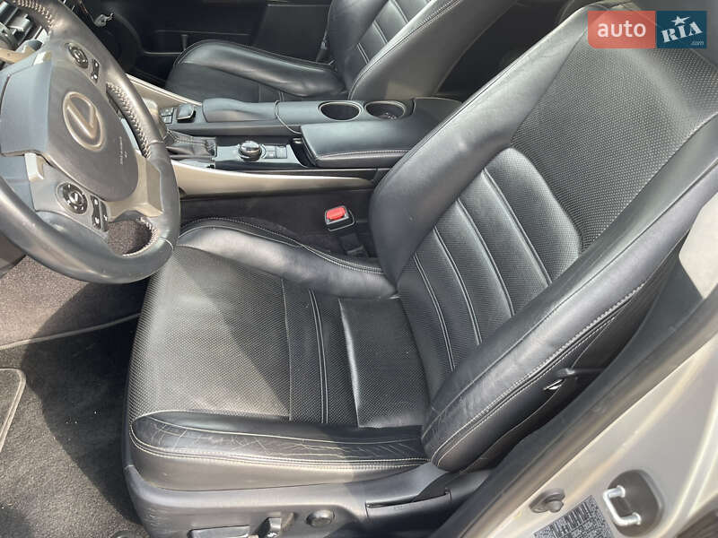 Седан Lexus IS 2014 в Киеве