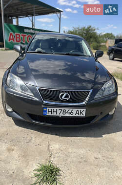Седан Lexus IS 2005 в Татарбунарах