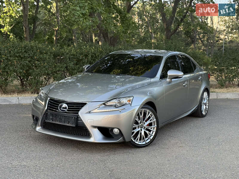 Lexus IS 2013