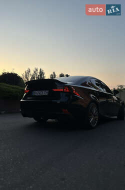 Седан Lexus IS 2013 в 