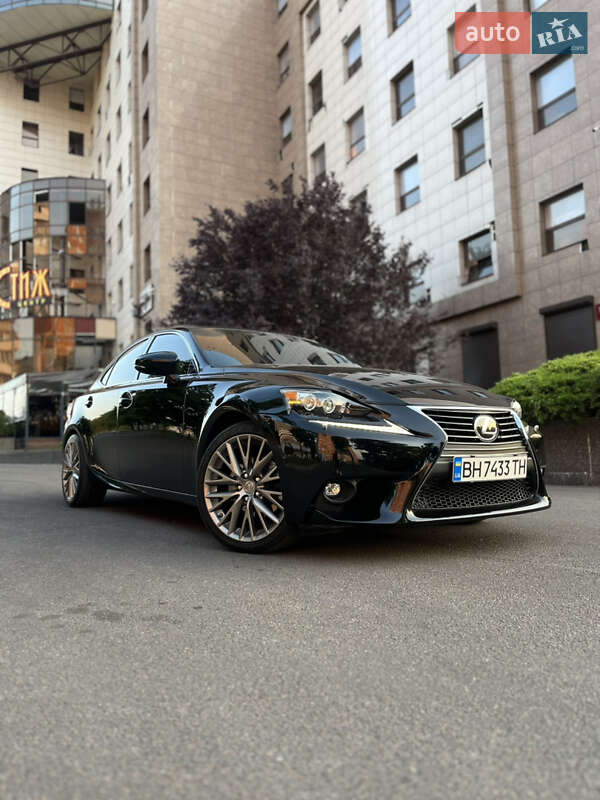 Седан Lexus IS 2013 в 