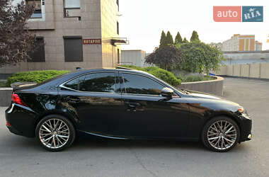 Седан Lexus IS 2013 в 
