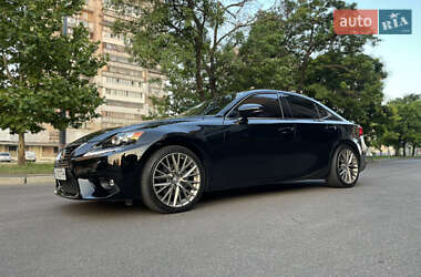 Седан Lexus IS 2013 в 