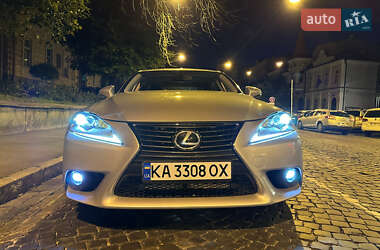 Седан Lexus IS 2015 в 
