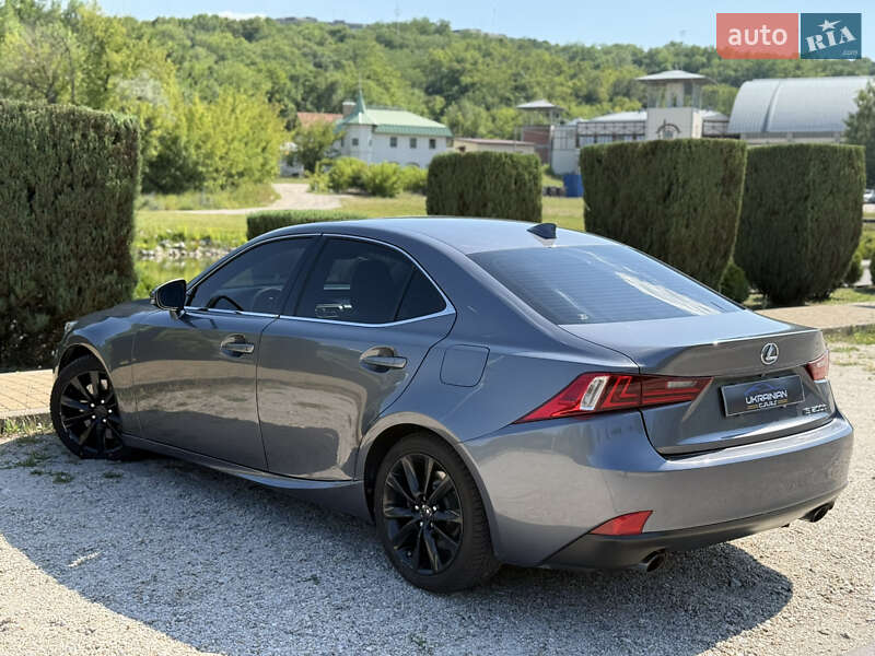 Седан Lexus IS 2016 в Дніпрі