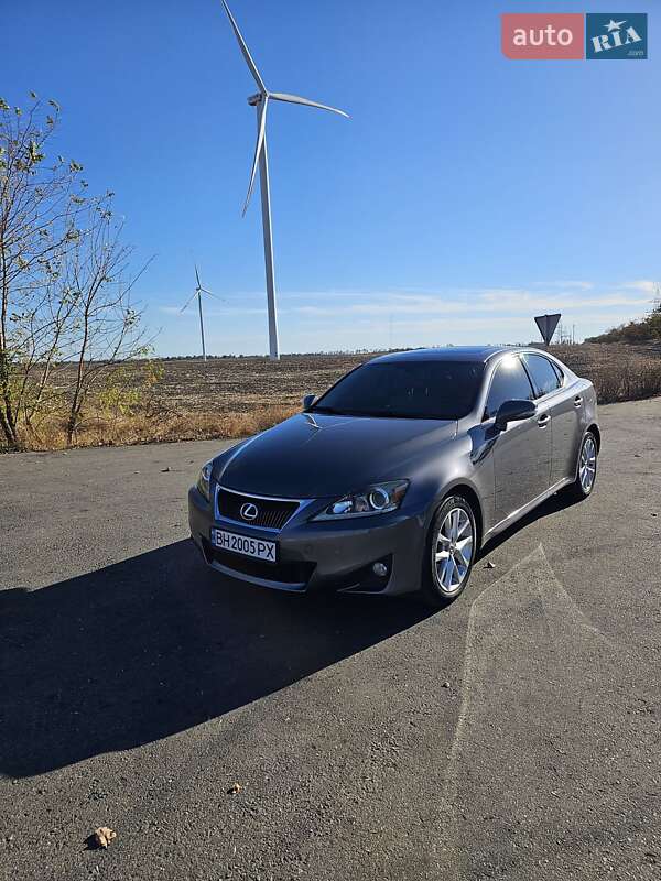 Lexus IS 2012