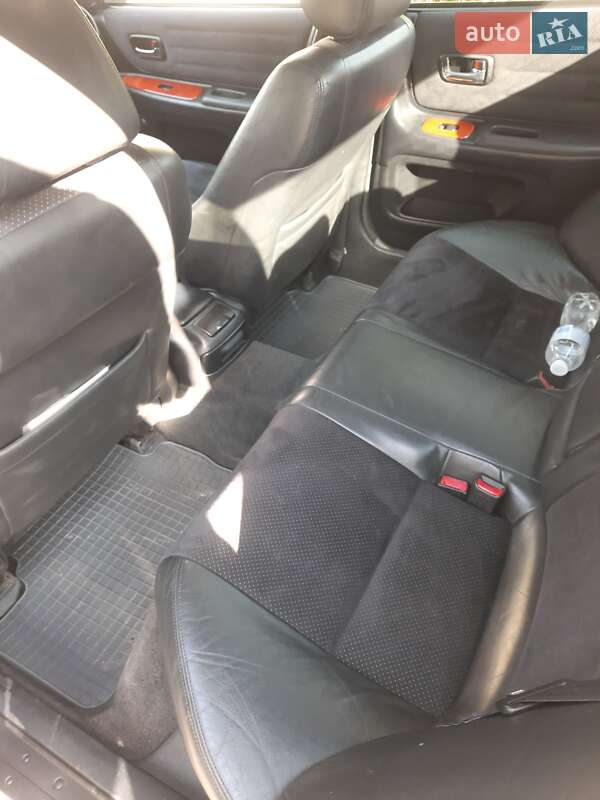 Седан Lexus IS 1999 в Краснограде