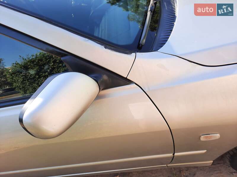 Седан Lexus IS 1999 в Краснограде