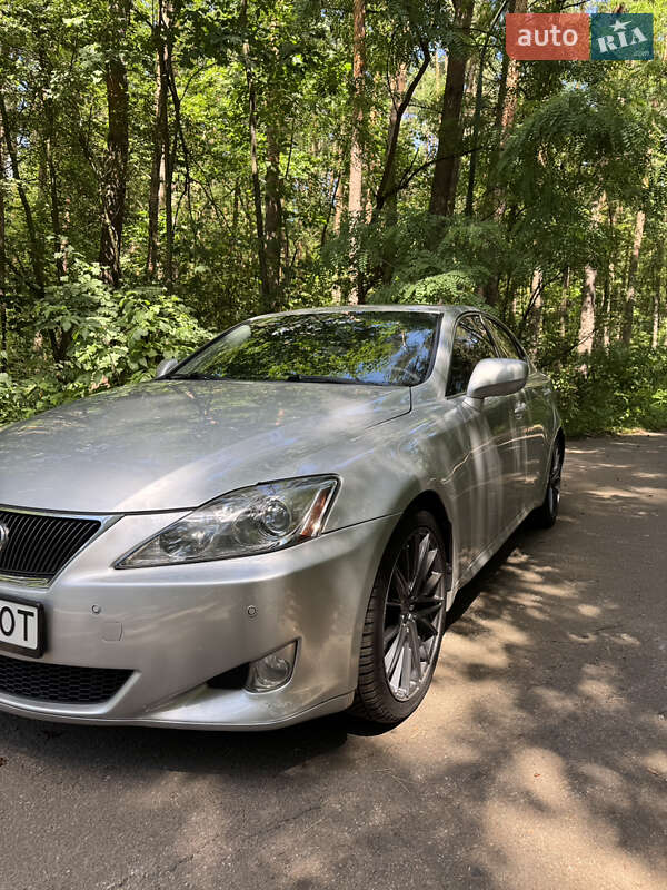 Седан Lexus IS 2007 в Киеве