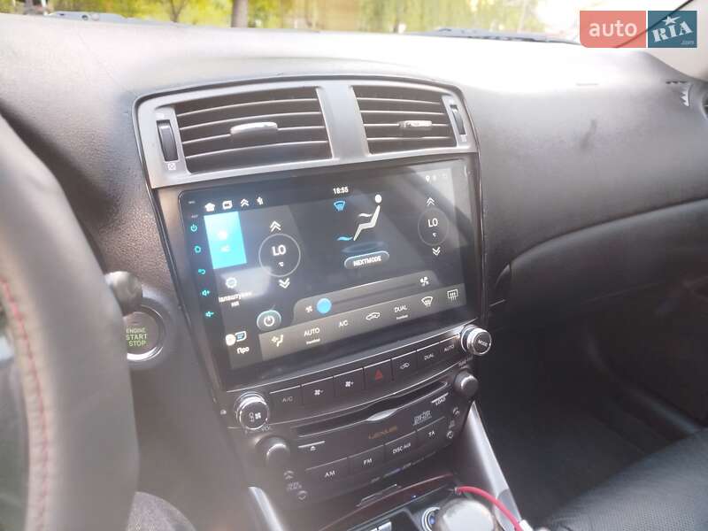 Седан Lexus IS 2005 в Коростене
