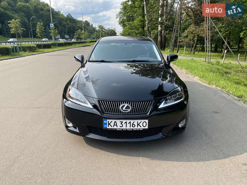 Седан Lexus IS 2008 в Киеве