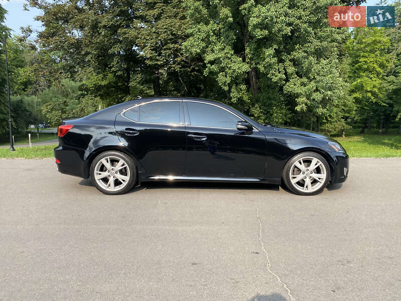Седан Lexus IS 2008 в Киеве