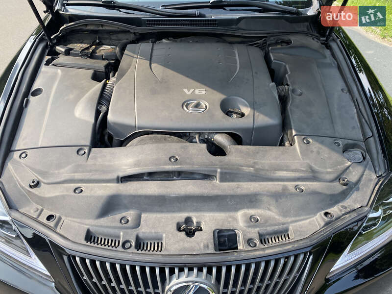 Седан Lexus IS 2008 в Киеве