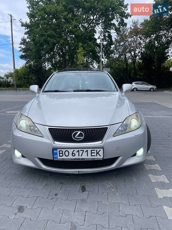 Седан Lexus IS 2006 в Кременце