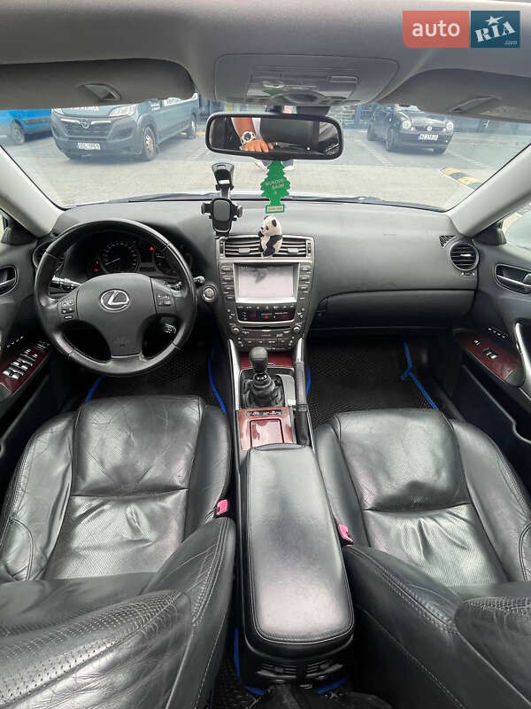 Седан Lexus IS 2006 в Кременце
