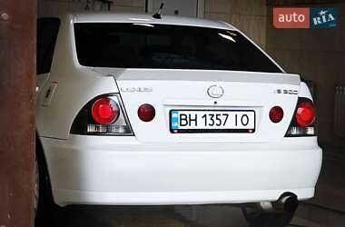 Седан Lexus IS 2002 в 