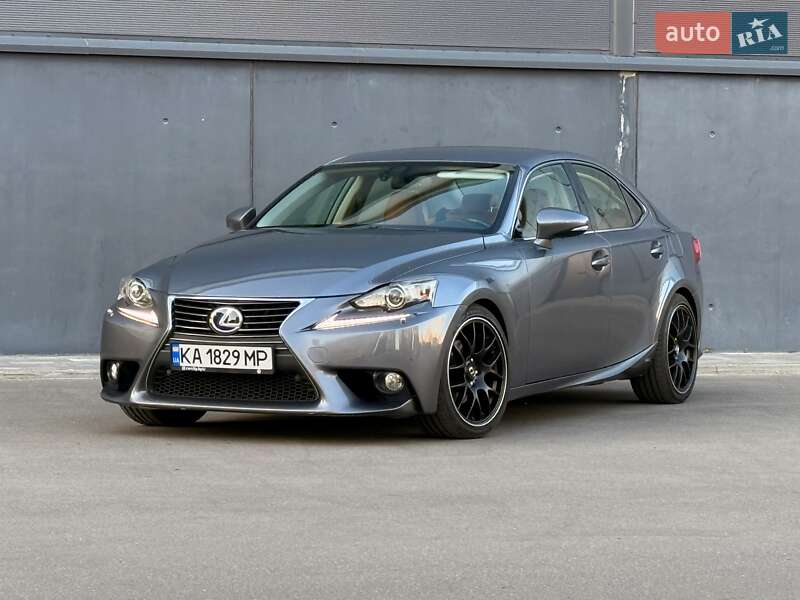 Lexus IS 2013