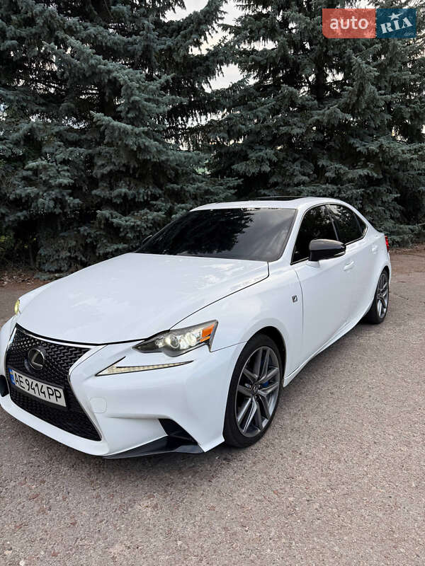 Седан Lexus IS 2017 в Чернигове