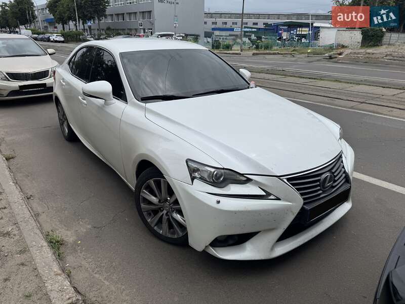Lexus IS 2013