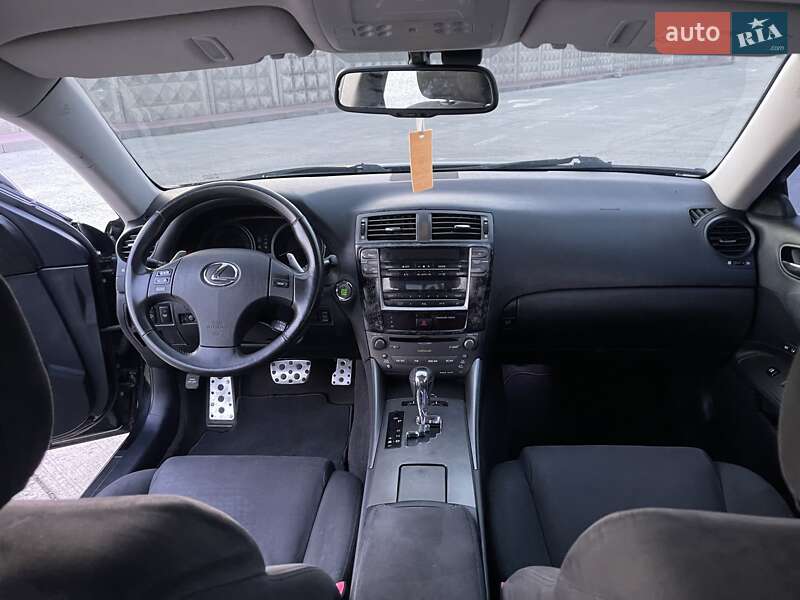 Седан Lexus IS 2006 в Ивано-Франковске