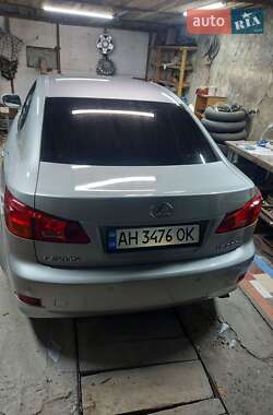 Седан Lexus IS 2005 в 