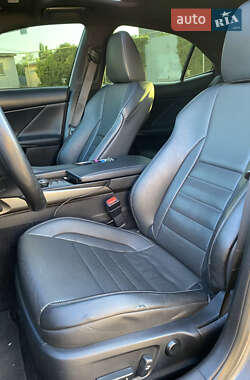 Седан Lexus IS 2013 в 