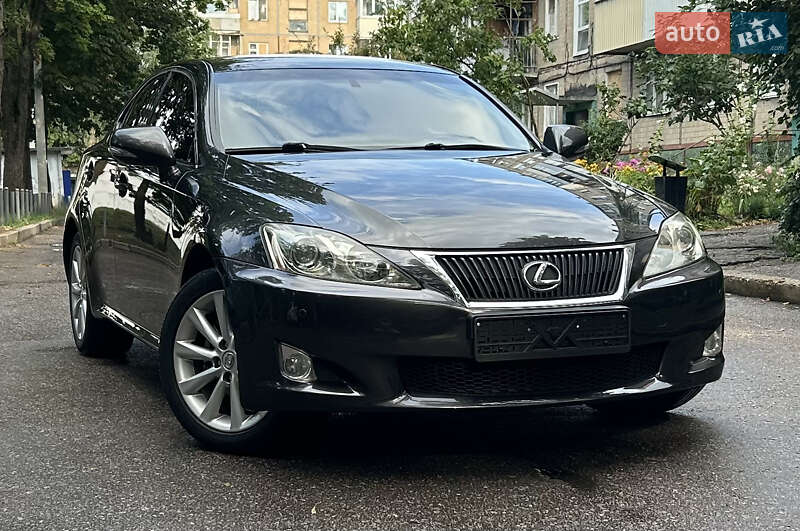 Lexus IS 2010