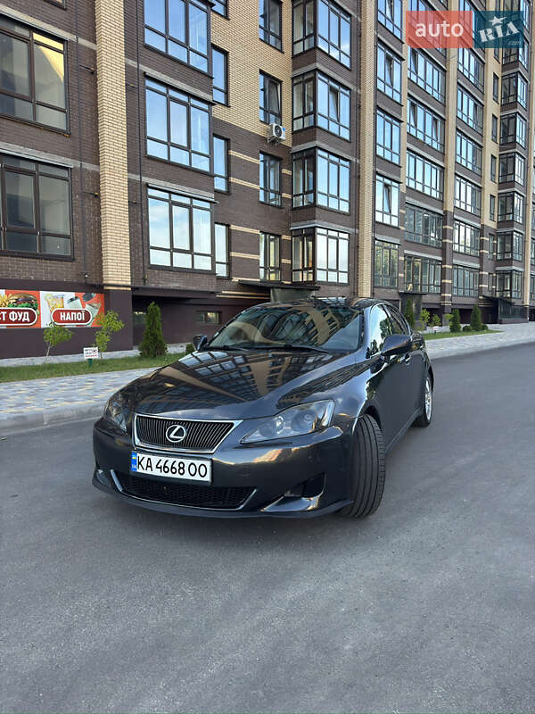 Седан Lexus IS 2005 в Чернігові