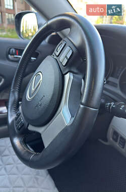 Седан Lexus IS 2005 в 