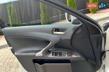 Седан Lexus IS 2013 в 