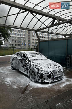 Седан Lexus IS 2005 в 