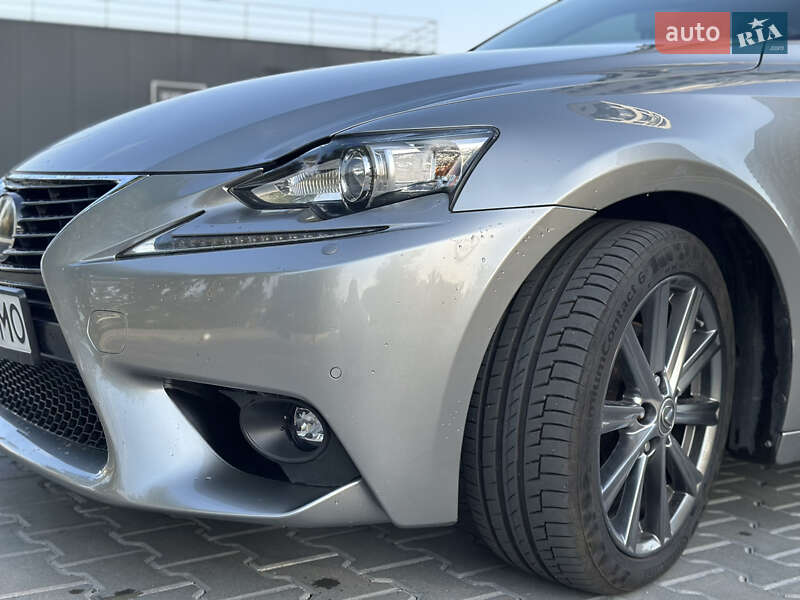Седан Lexus IS 2014 в Кропивницком