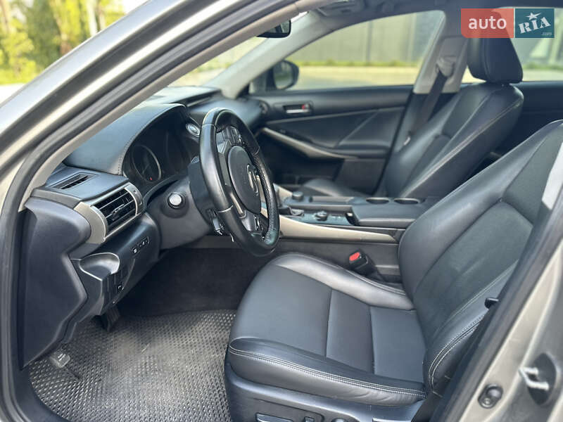 Седан Lexus IS 2014 в Кропивницком