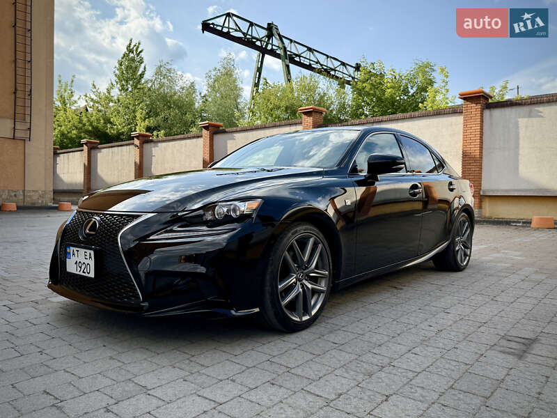 Седан Lexus IS 2015 в Ивано-Франковске